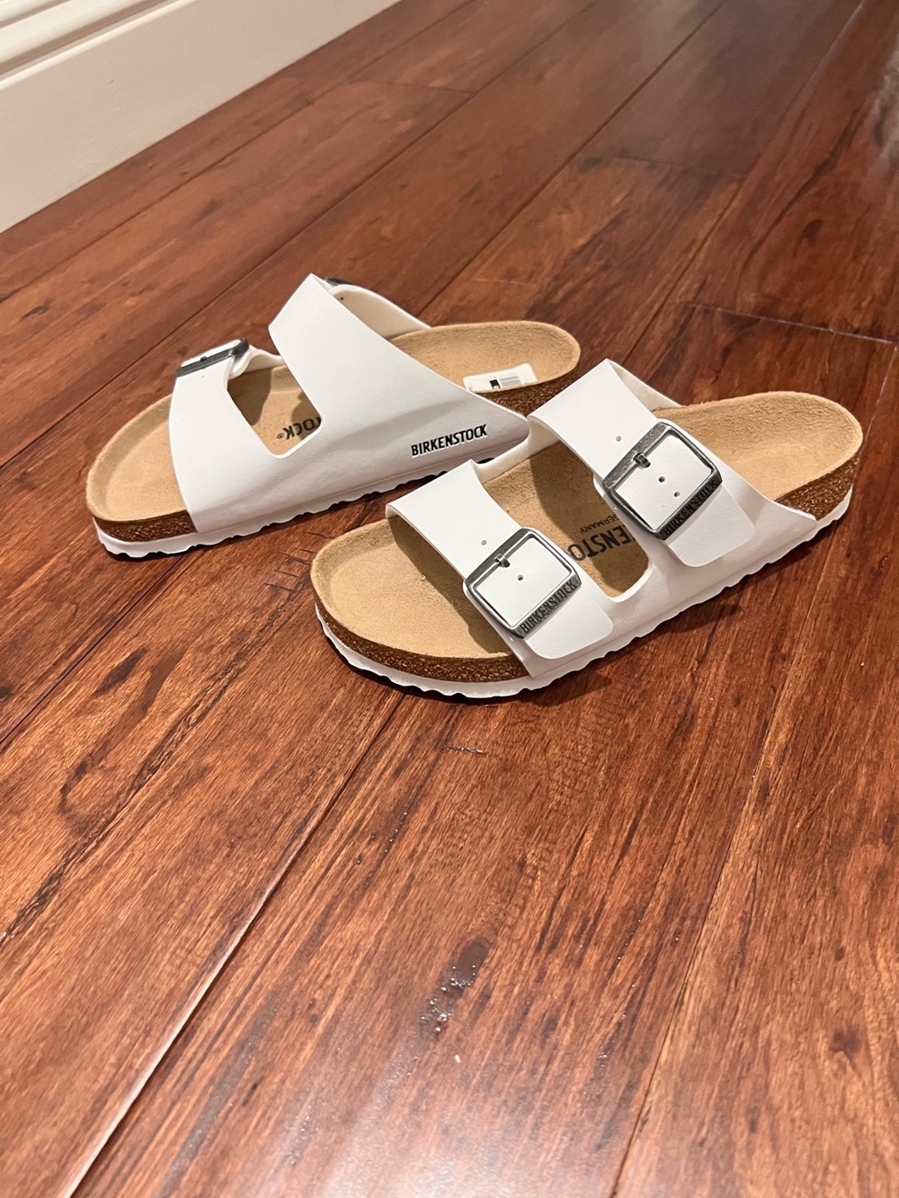 Birkenstock White Arizona Two-Strap Sandals 38 7.5/8 New - Picture 5 of 11
